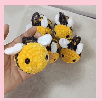Abelha pelúcia em crochê feito à mão