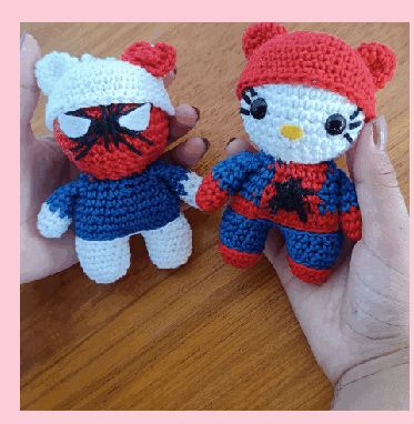 Hello Kitty e Miranha em crochê feito à mão