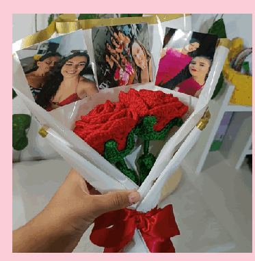 Buquê 2 rosas com fotos em crochê feito à mão
