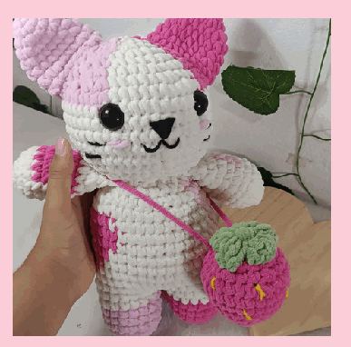 Gatinho de bolsa em crochê feito à mão