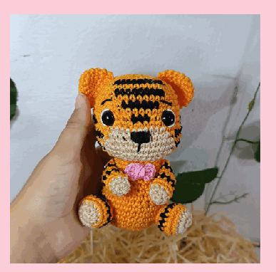 Tigre em crochê feito à mão